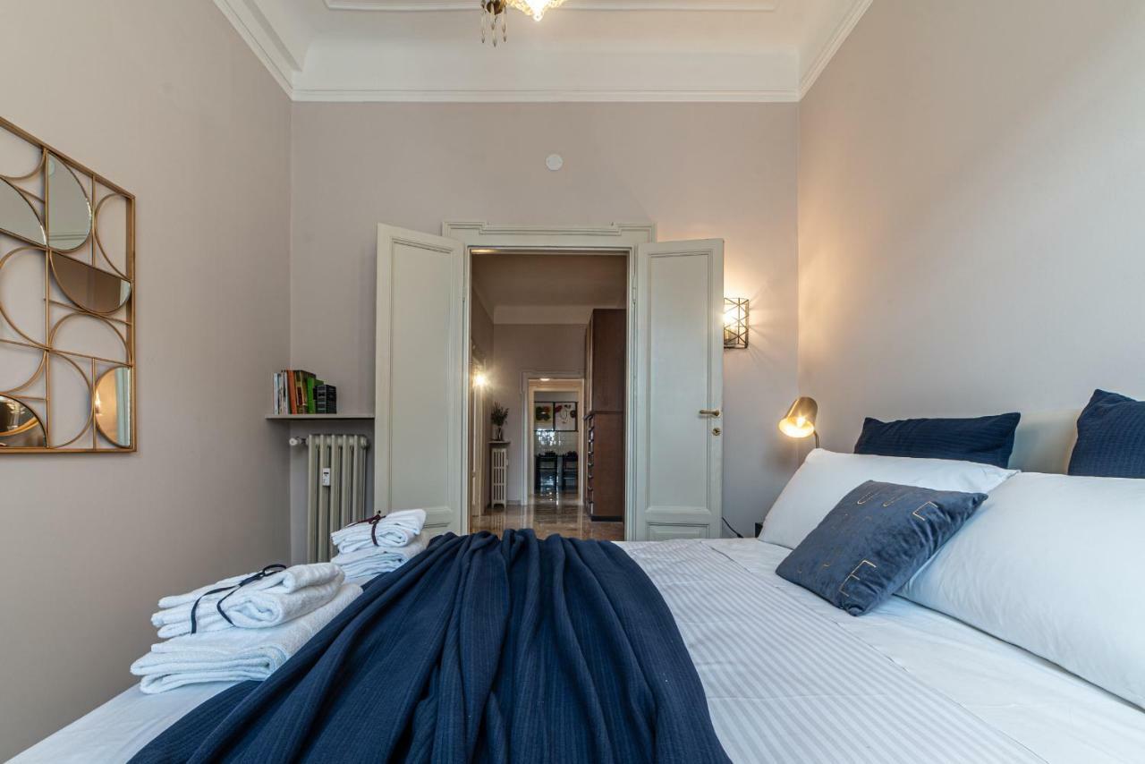 Joivy Sophisticated 3-bed Flat With Desk Milan