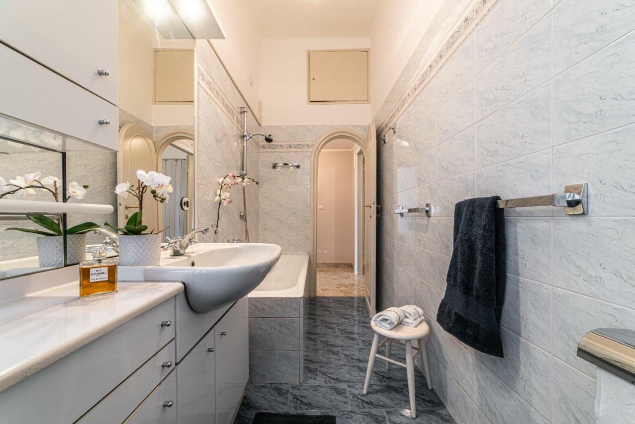 Joivy Sophisticated 3-bed Flat With Desk Apartment