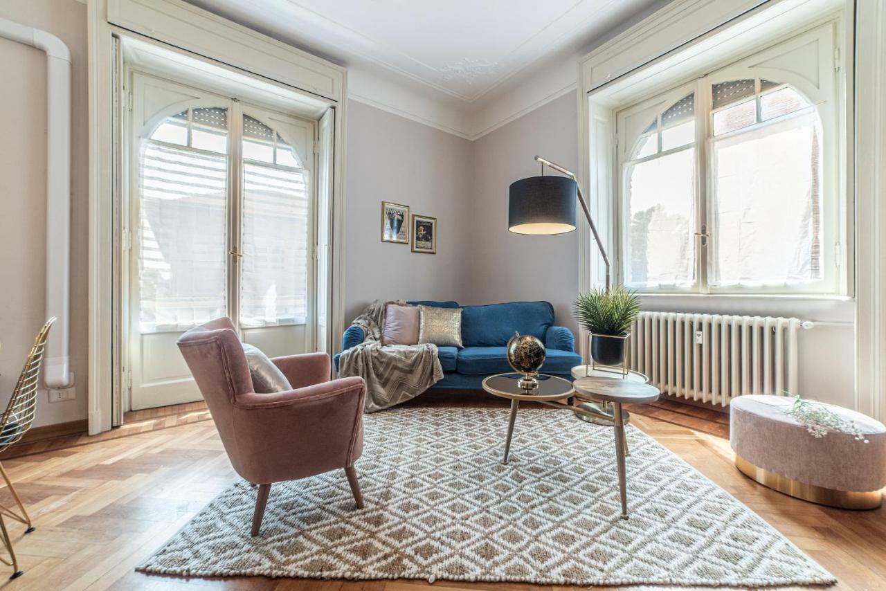 Joivy Sophisticated 3-bed Flat With Desk Apartment Milan