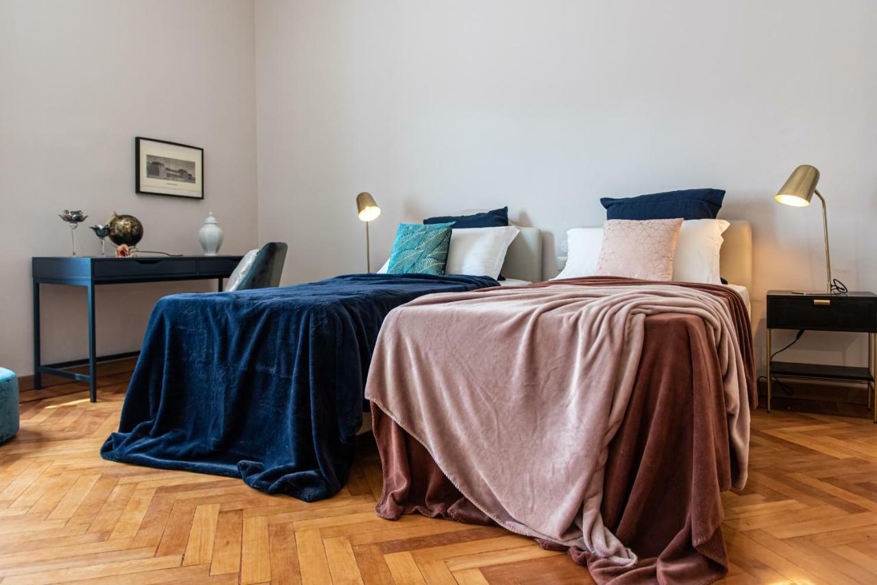 Joivy Sophisticated 3-bed Flat With Desk Apartment Milan