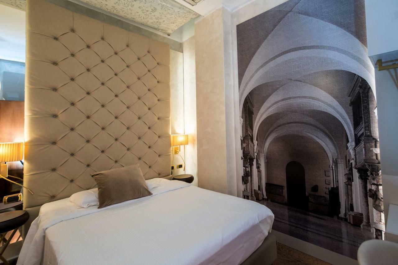 Mythos Hotel 3*