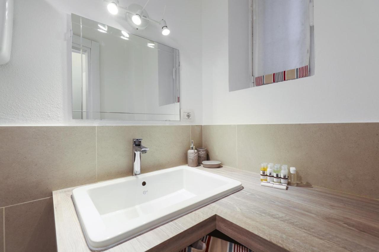Lanzone, 39 - Nualter's Collection Apartment