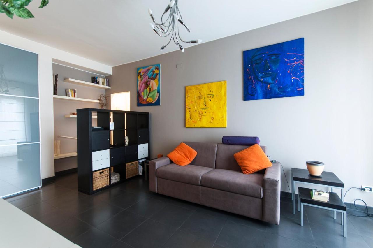 High Rise Flat Near Metro Stop * Milan