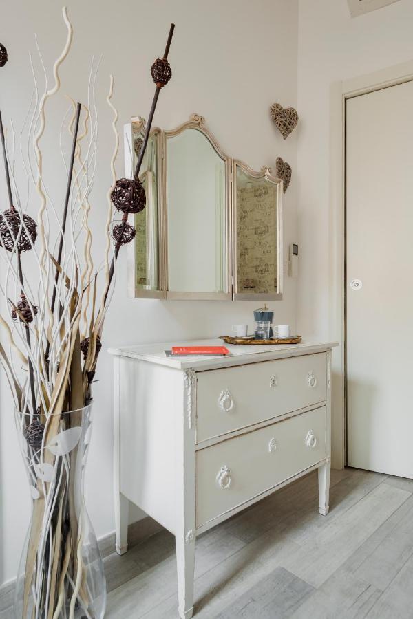 Charming On The Darsena Navigli - Pulizia Eccezionale Apartment Milan