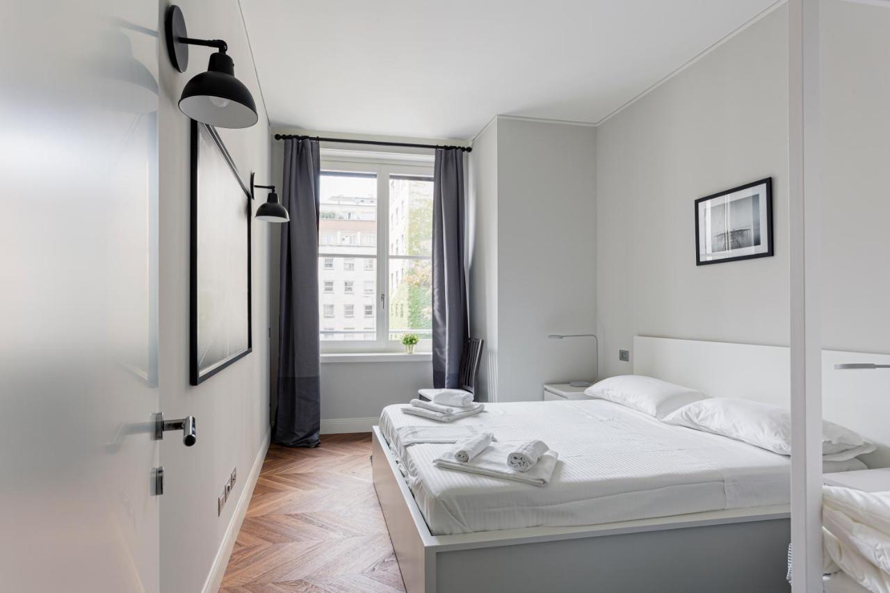 Apartment Wide And Bright Two Bedroom Apartment- Via Freguglia Milan