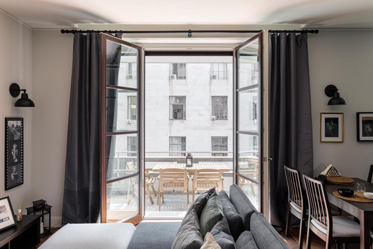 Wide And Bright Two Bedroom Apartment- Via Freguglia * Milan