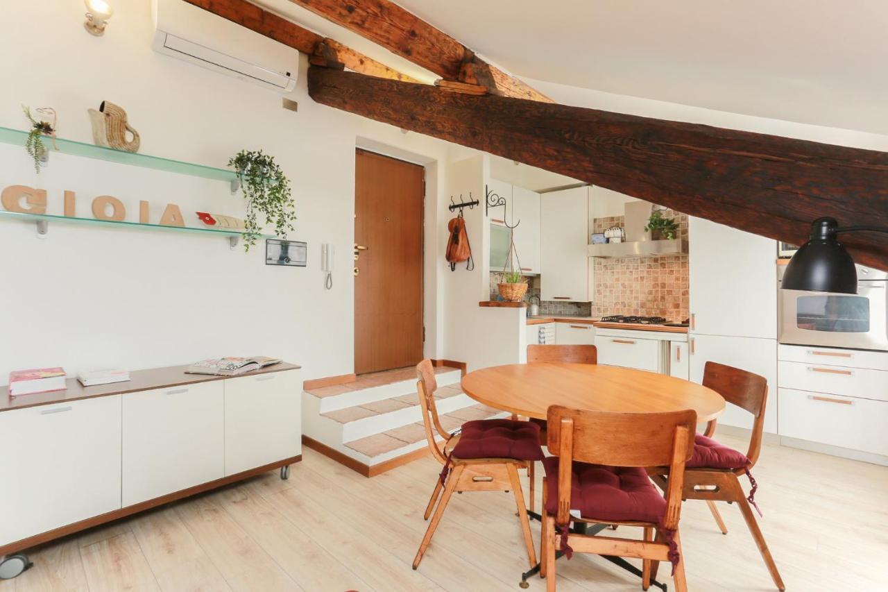 The Best Rent - Cozy Attic With View Apartment *