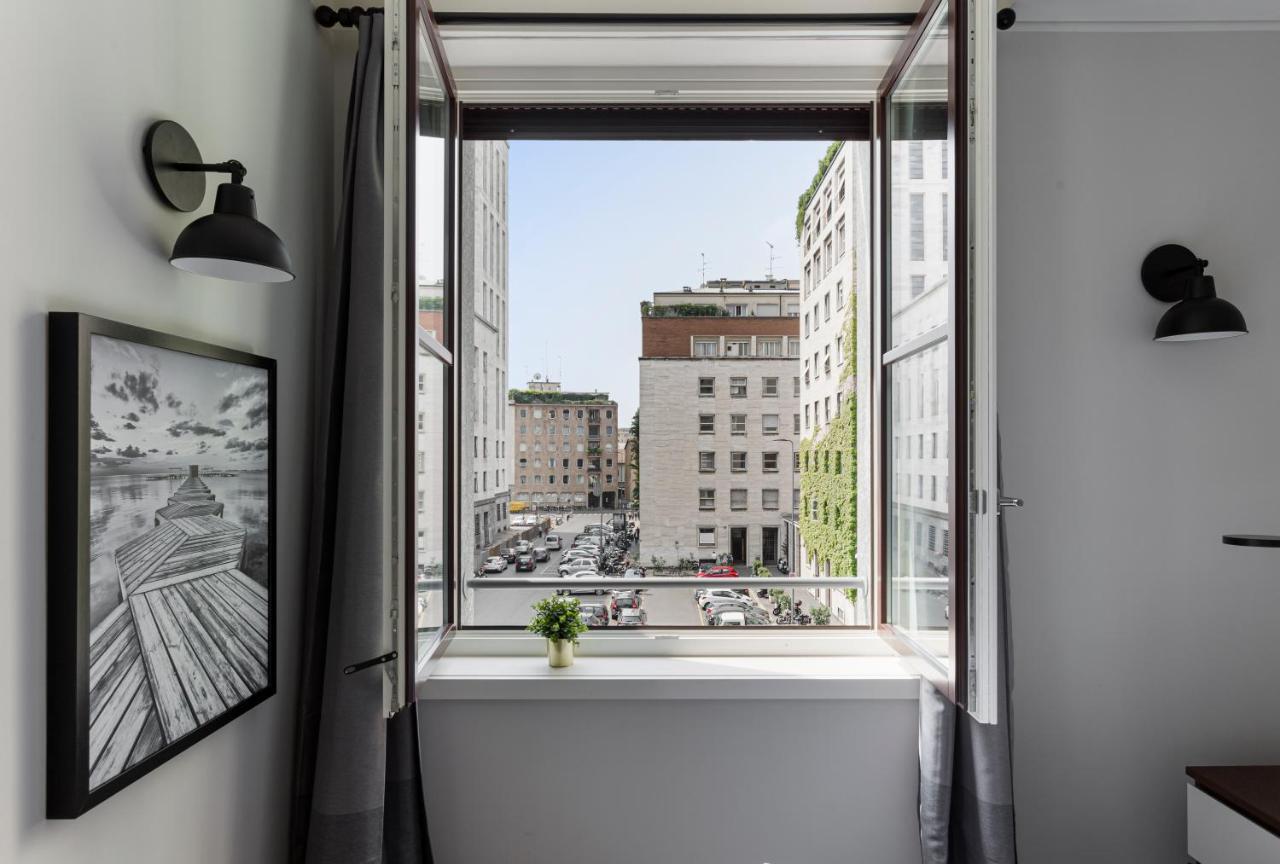 Apartment Wide And Bright Two Bedroom Apartment- Via Freguglia Milan