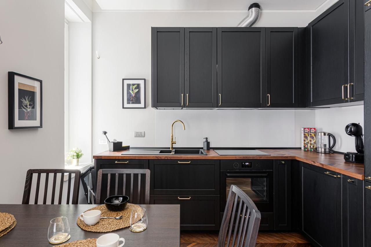 Wide And Bright Two Bedroom Apartment- Via Freguglia Apartment Milan