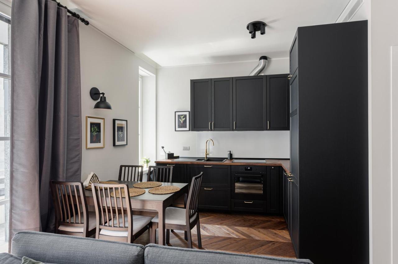 Wide And Bright Two Bedroom Apartment- Via Freguglia Milan
