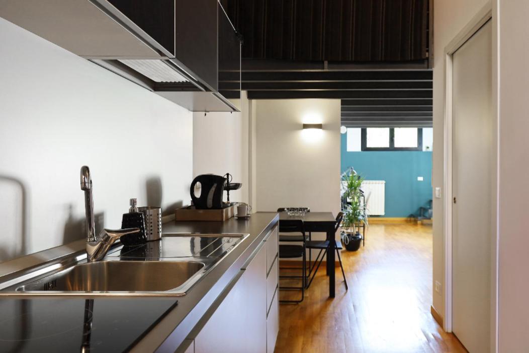 Paki Nel Cuore Dei Navigli Di Apartamento Milão