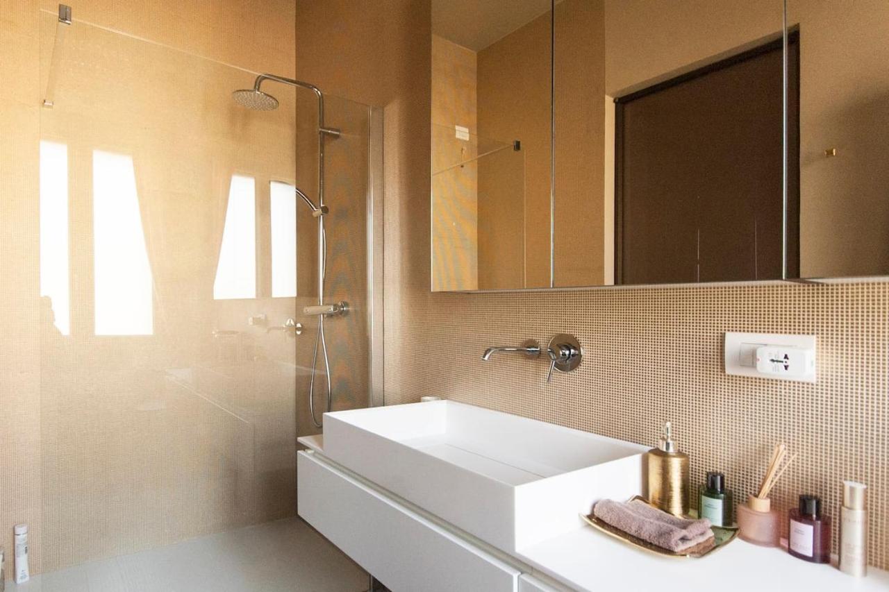 Luxury Designer Space In Shopping District