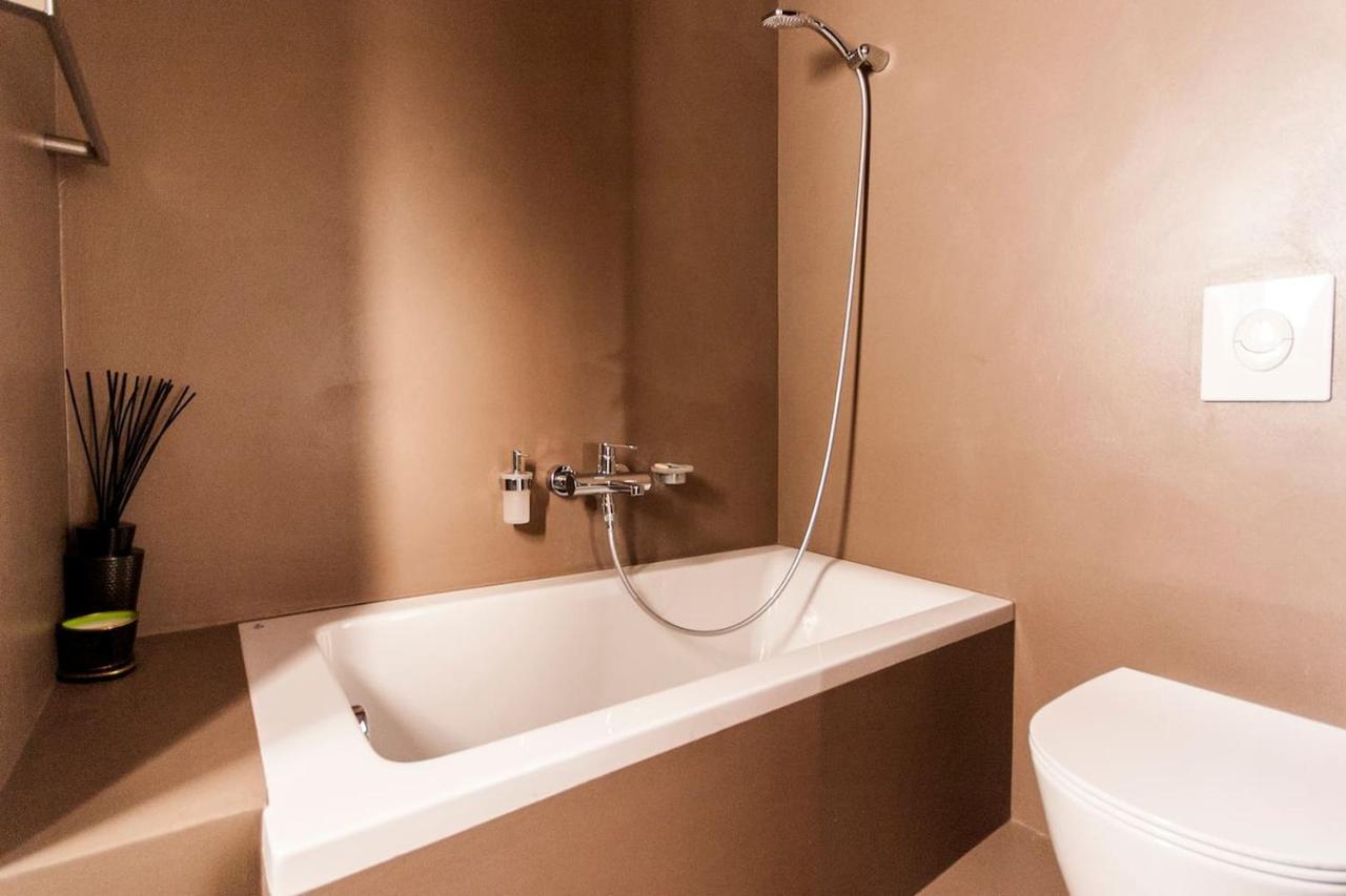 Apartment Luxury Designer Space In Shopping District Milan