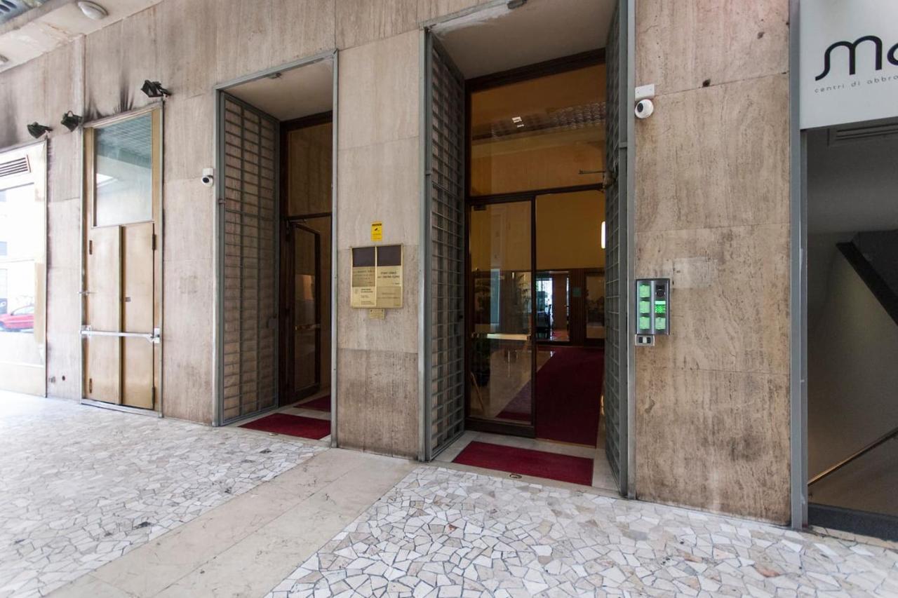 Luxury Designer Space In Shopping District Milan