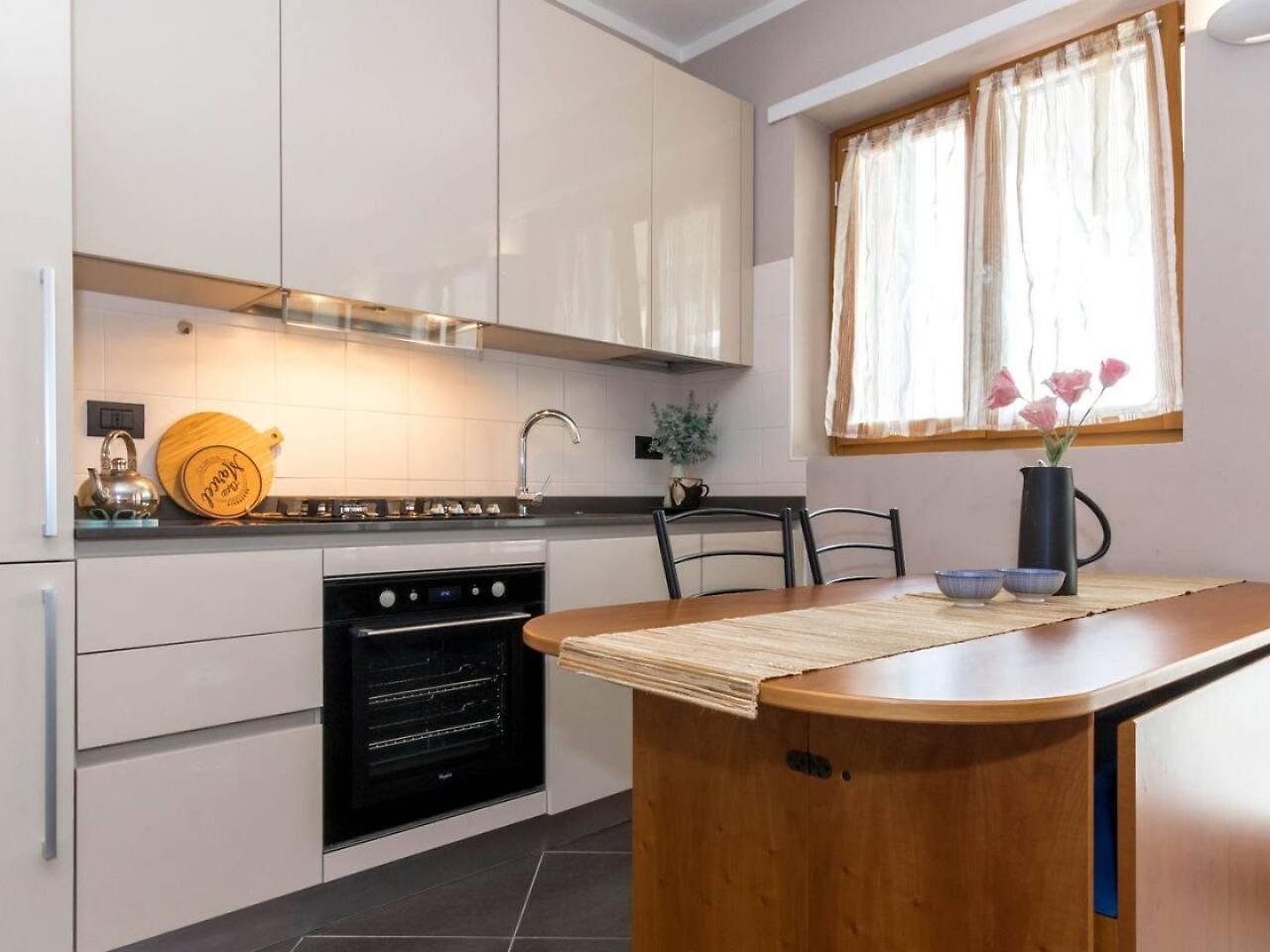 Apartment Altido For 4 With Terrace In A Quiet Residential Area