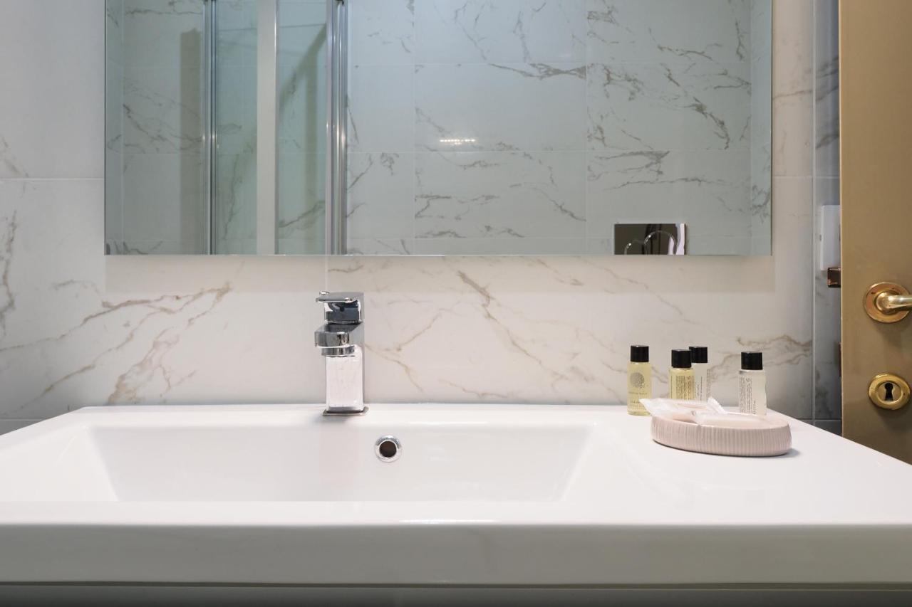 Duomo Luxury - One Bed Apartment Milan