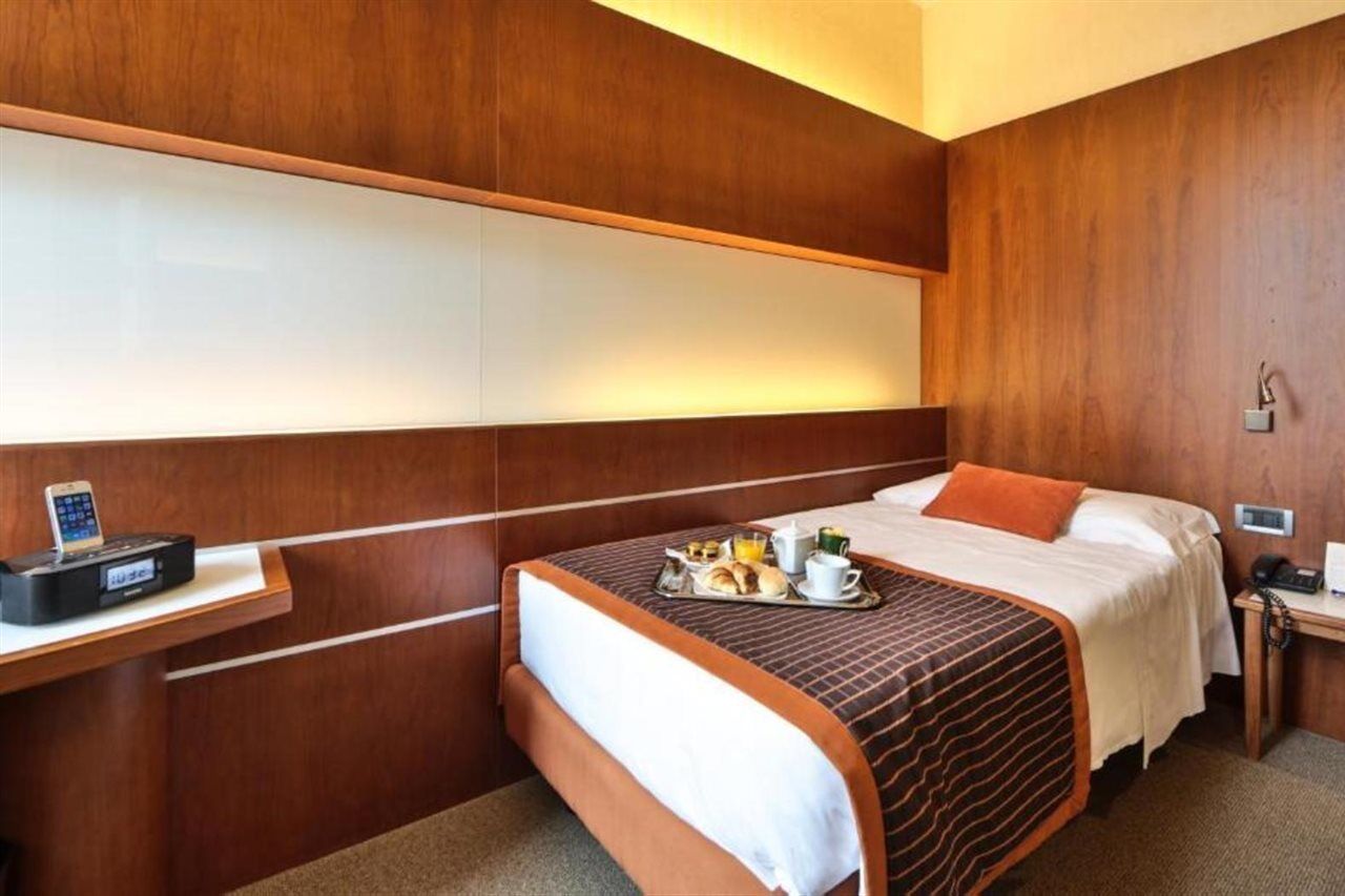 Western Madison 4* Milão