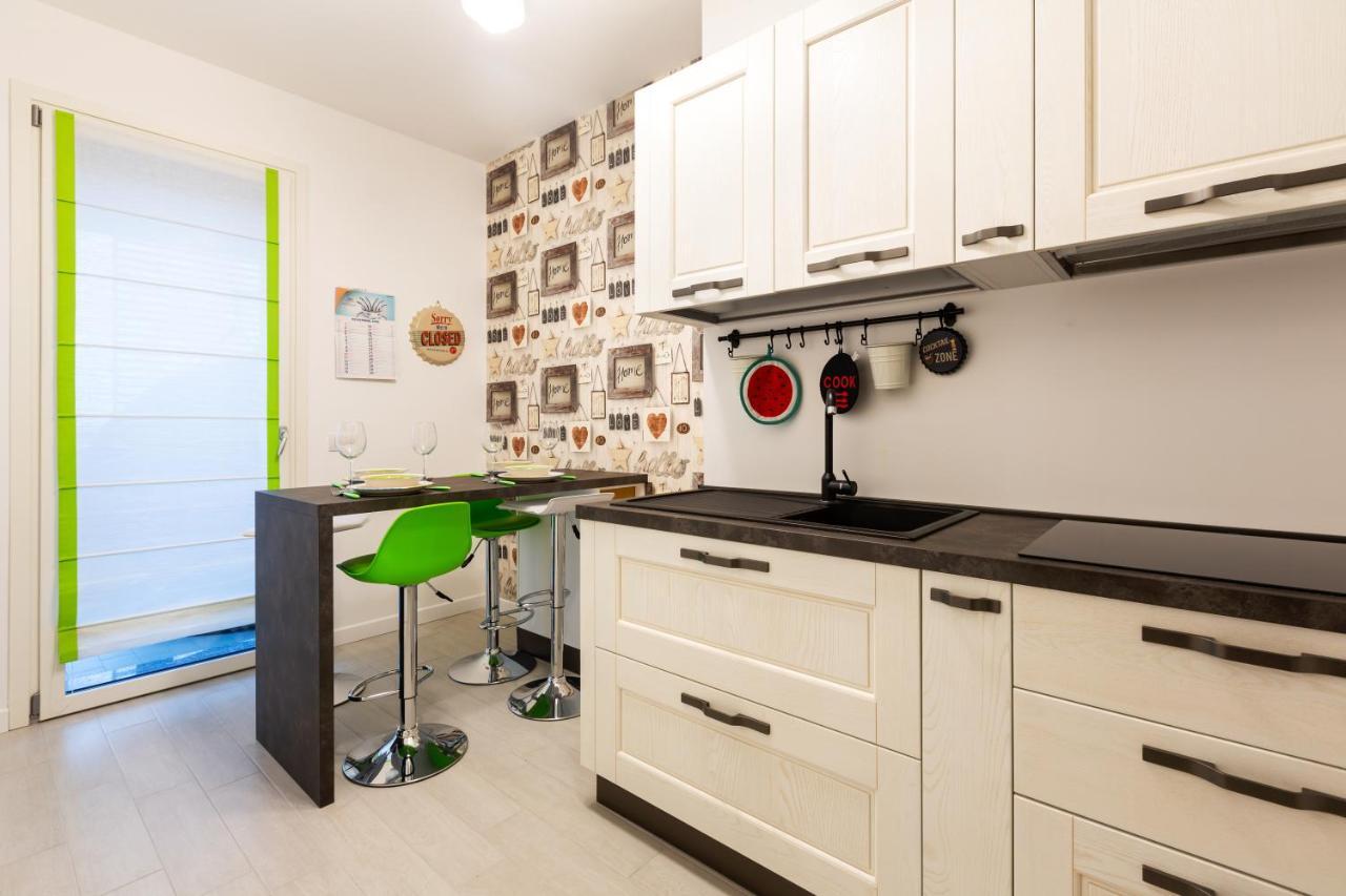 Fiera Flat With Garage Apartment *