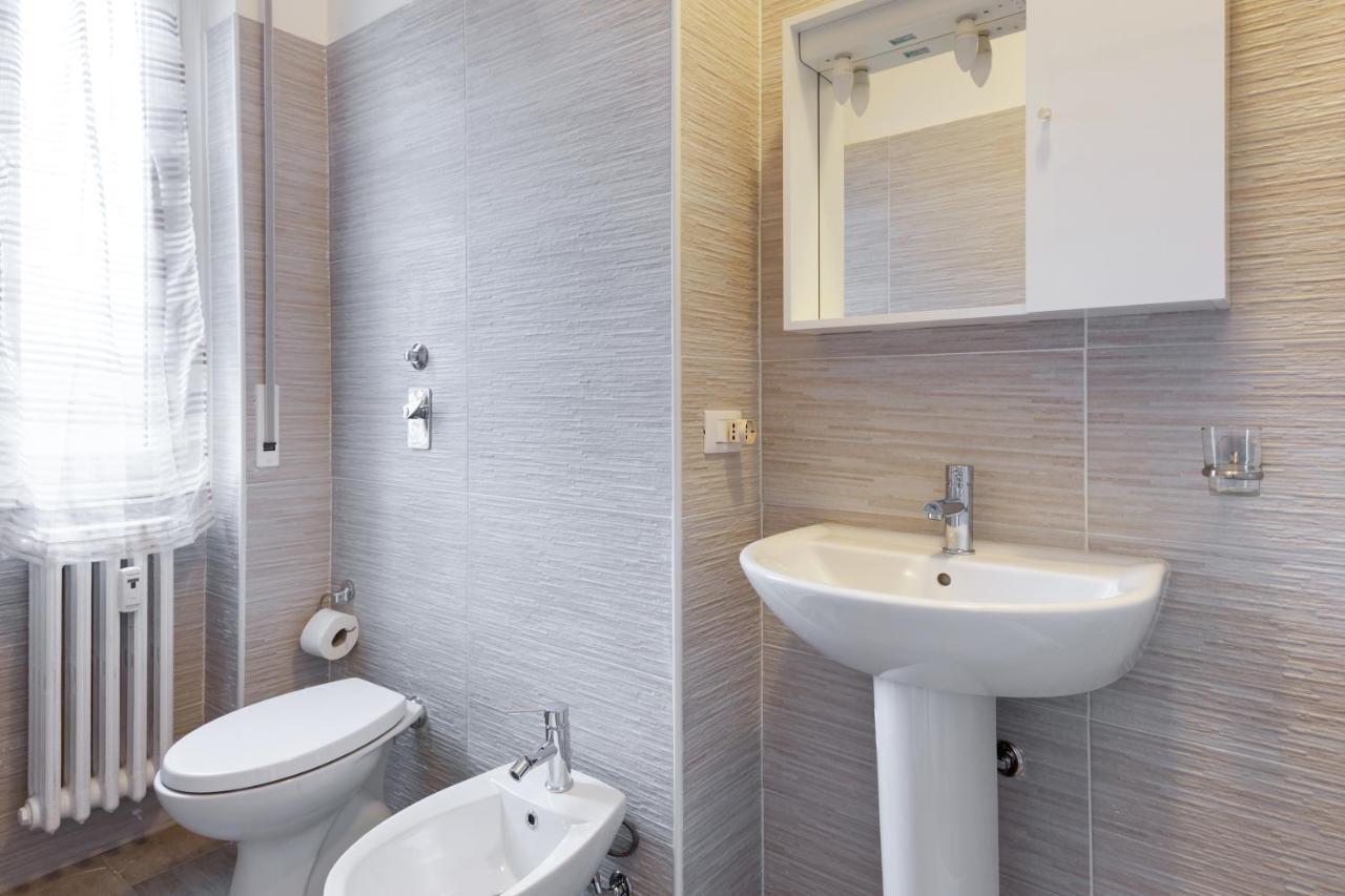 Renovated Flat Subway Yellow Line Appartamento