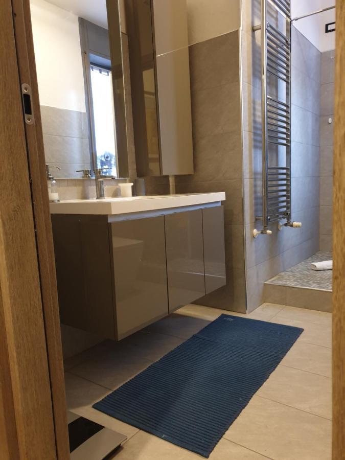 Kibilu - Viale Monza * Milan