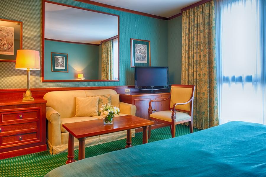 Hotel Leonardo Center 4*