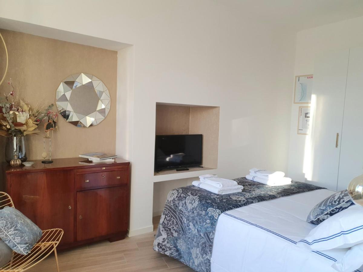 Madeleine - Arco Della Pace Apartment *