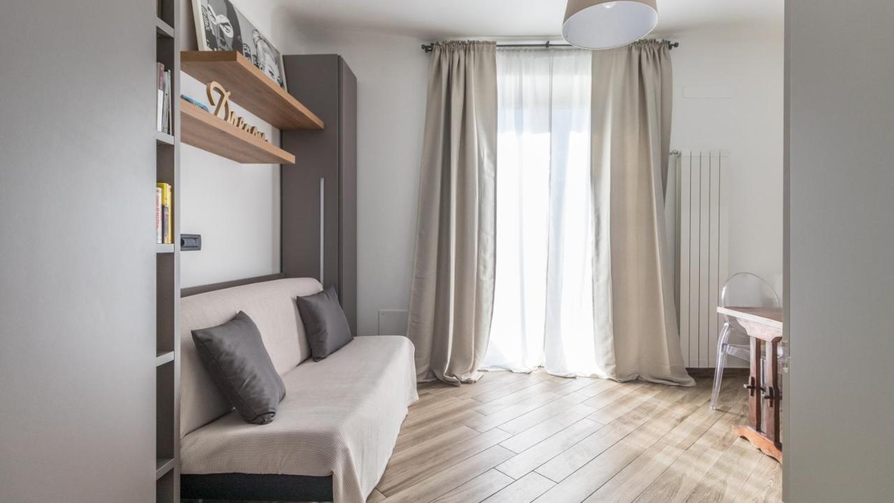 Italianway - Regina Giovanna 22 * Milan