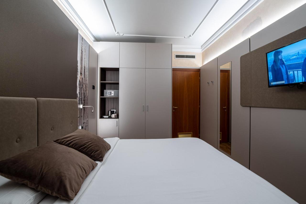 Mythos Hotel 3*