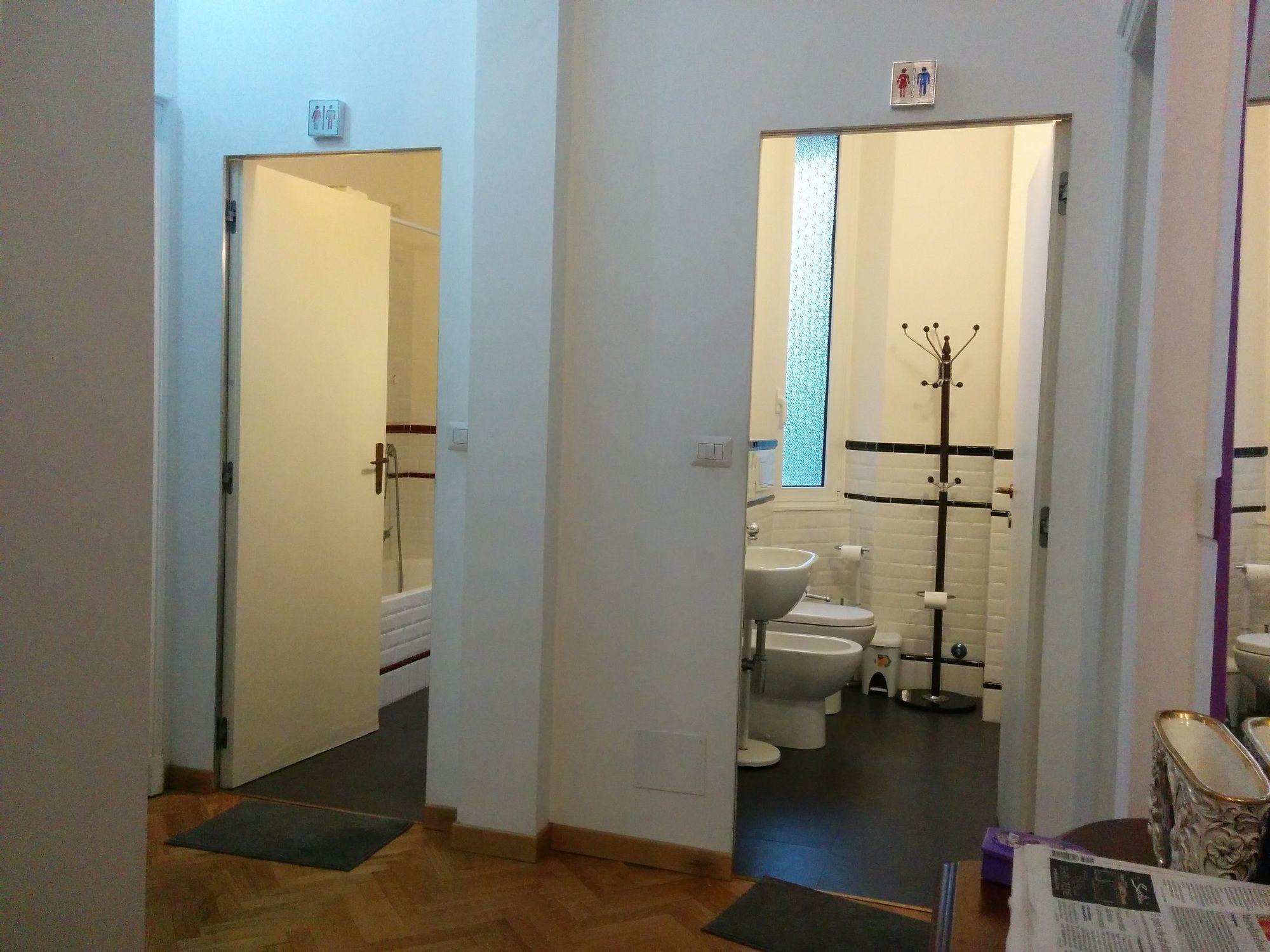 Adam's House Hostel *