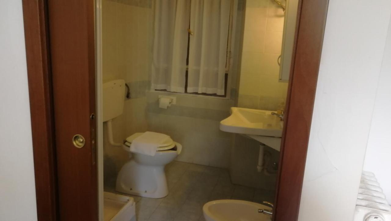 Gambara Hotel *