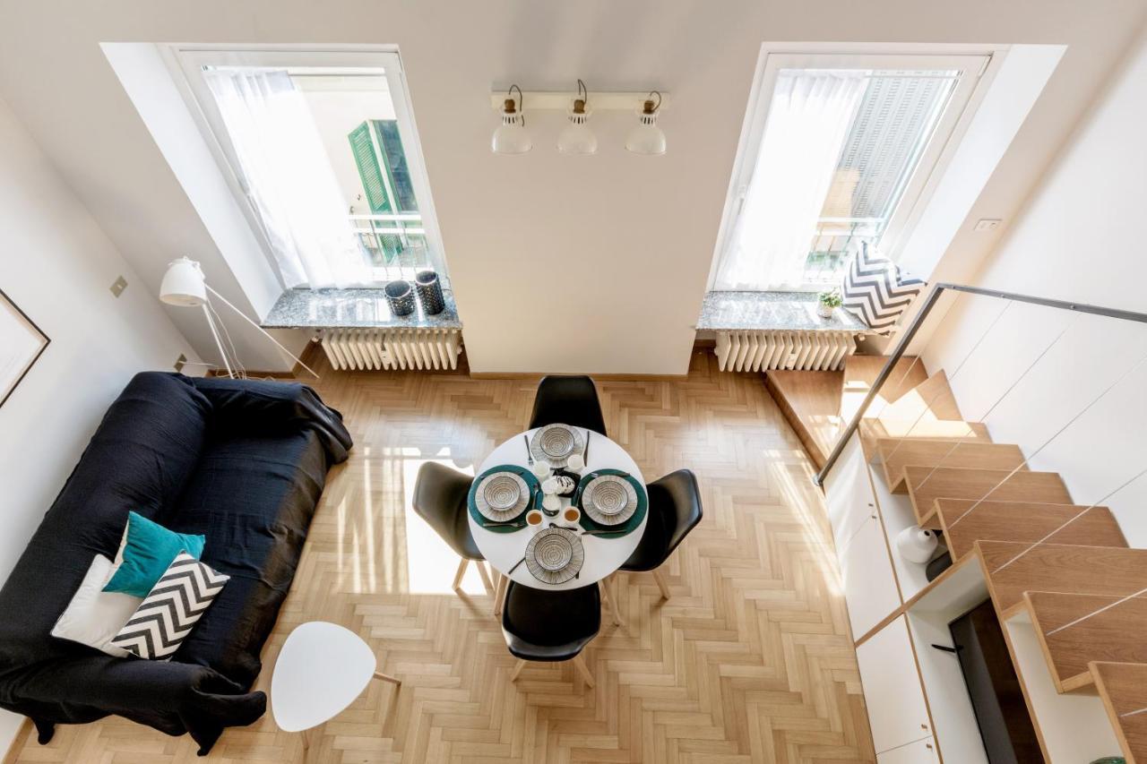 Apartment Modern Simplicity In Centre Milan