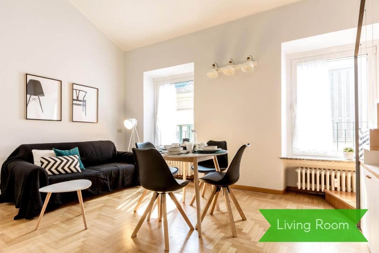 Modern Simplicity In Centre Apartment Milan