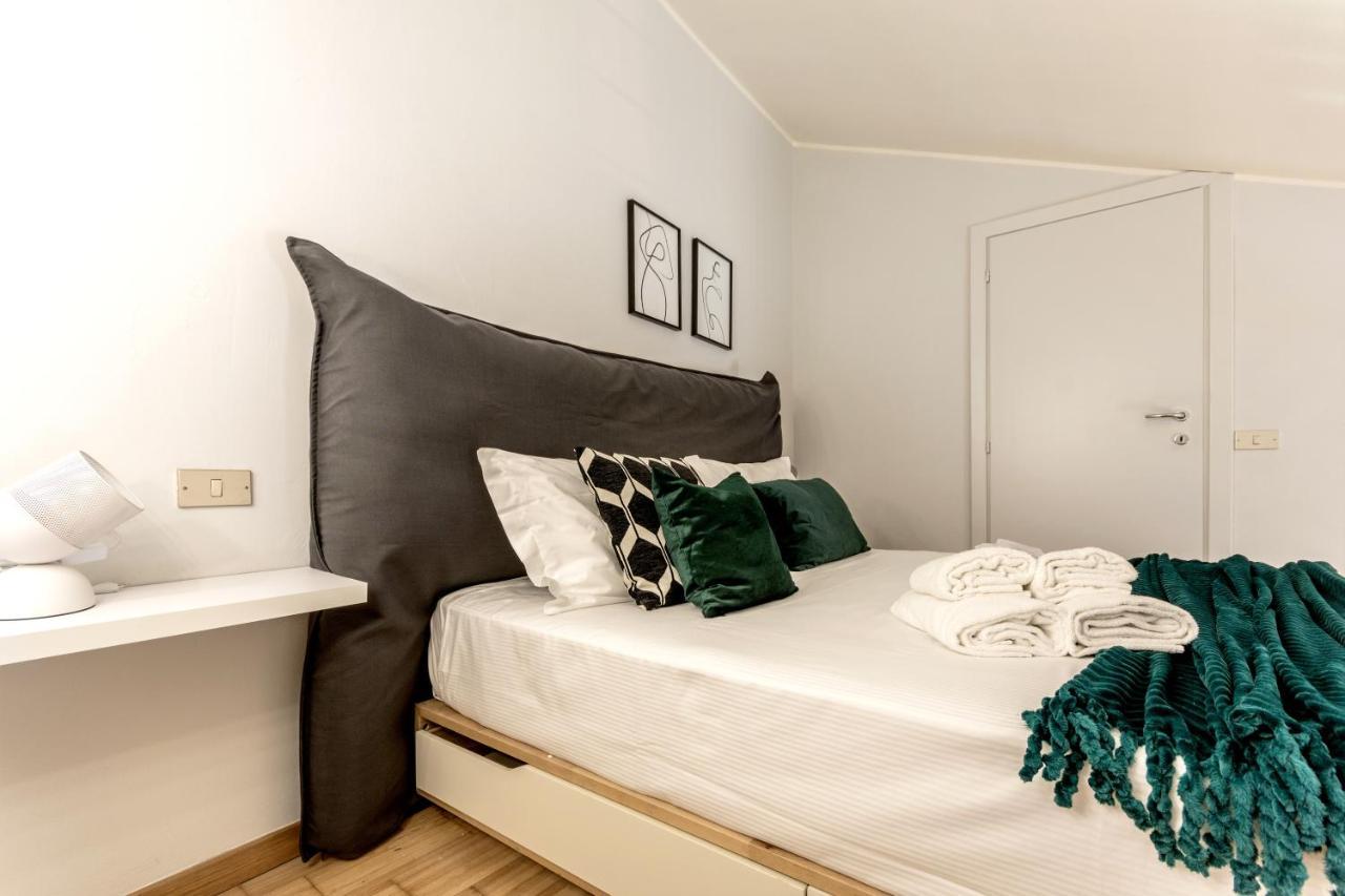 Modern Simplicity In Centre * Milan