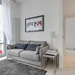 Easylife - L Abbraccio Dell Affascinante P Romana