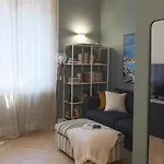 Oreaspiti - Not Only A Suite In Magenta Quarter