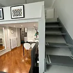 Lovely Flat In Early 20Th Century Building