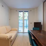 Cozy Flat With Parking