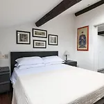 Elegant P.Venezia Attic