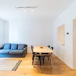 Cute Apartment In Milan