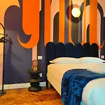 Luxury Apartment 2 Bedrooms And 2 Baths In Milan Downtown With Ac, Wifi, Subway Aiport Conneted