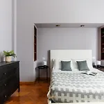 The Best Rent - Spacious One-Bedroom Apartment In Moscova District
