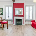 Charming And Elegant Apartment Historic Center Of Milan