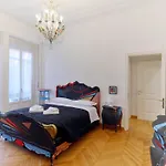 Duomo Di MilanoLa Casa Degli Artisti 5*