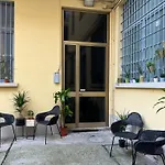 Regina Milano In Porta Romana 2 - Sky Tv, Wifi E Breakfast Box