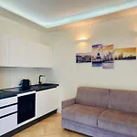 Sky View -Porta Nuova- Appartamento 2 Con Balcone