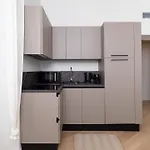 Arco Della Pace - Elegant Apartment For 3 Guests