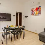 I Simple & Smart I Prime Location, Metro Nearby
