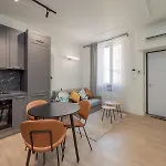 Youhosty - Modern Portello Apartment