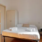 Joivy Warm & Airy Flat Near The City Centre