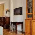 Joivy Warm & Airy Flat Near The City Centre